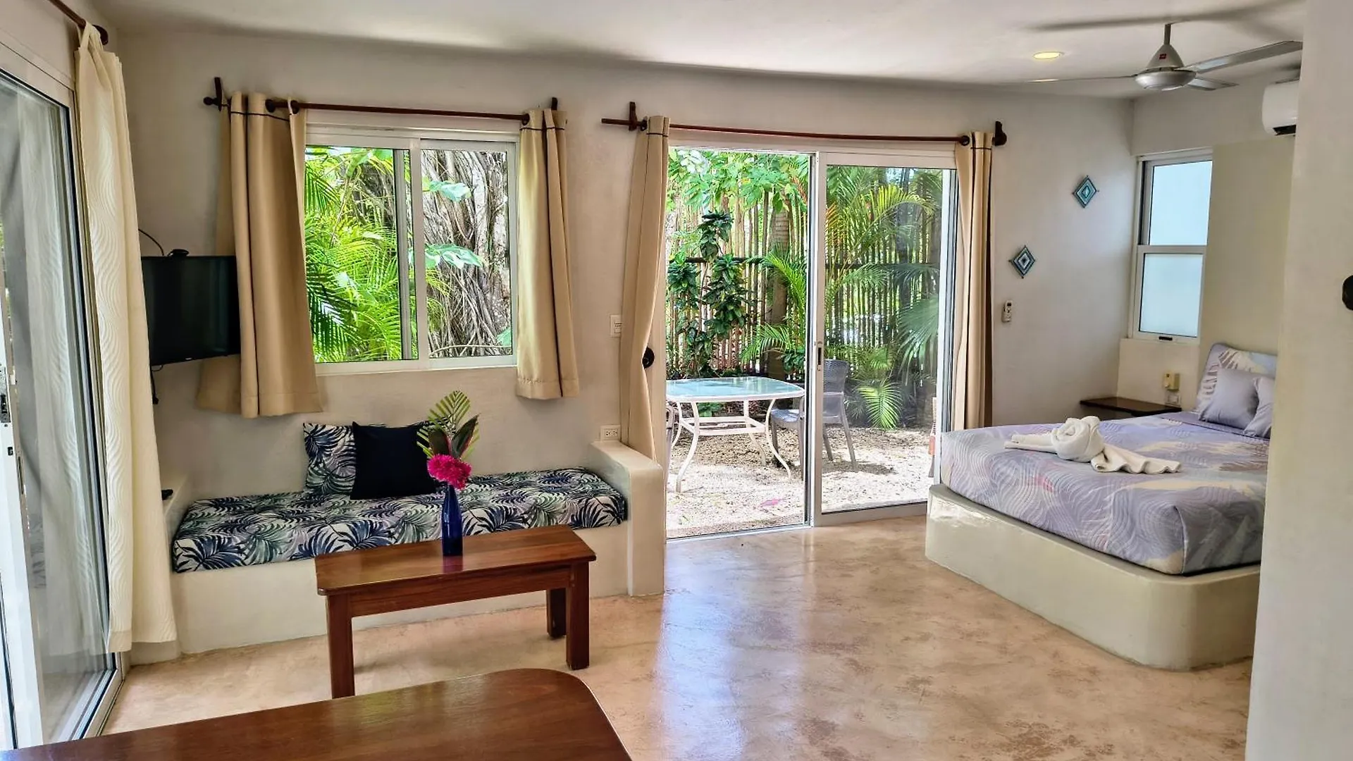 Hotel & Suites Oasis Bacalar